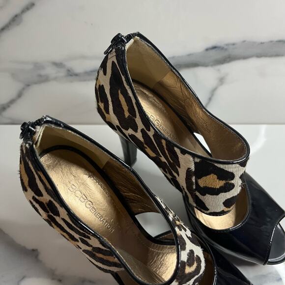 BCBGeneration | Women's Leopard Calf Hair Strappy Peep Toe Harmony Heels Sz 7.5 - Picture 2 of 9